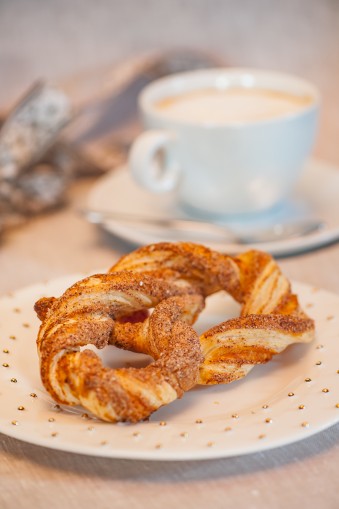 Tea pretzel with cinnamon