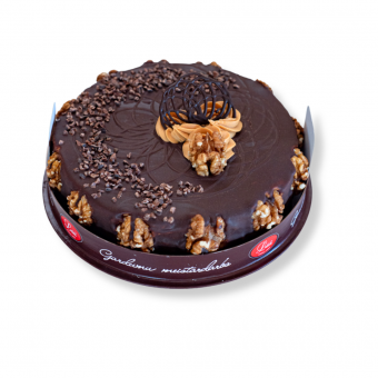 Valriekstu torte ar ķiršiem