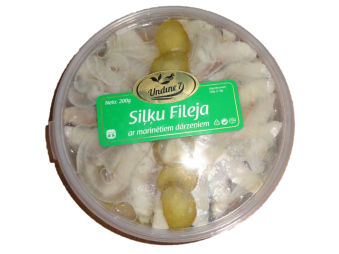 Herring fillet with pickled vegetables