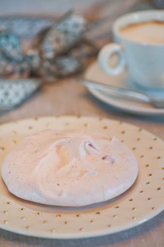 Strawberry meringue